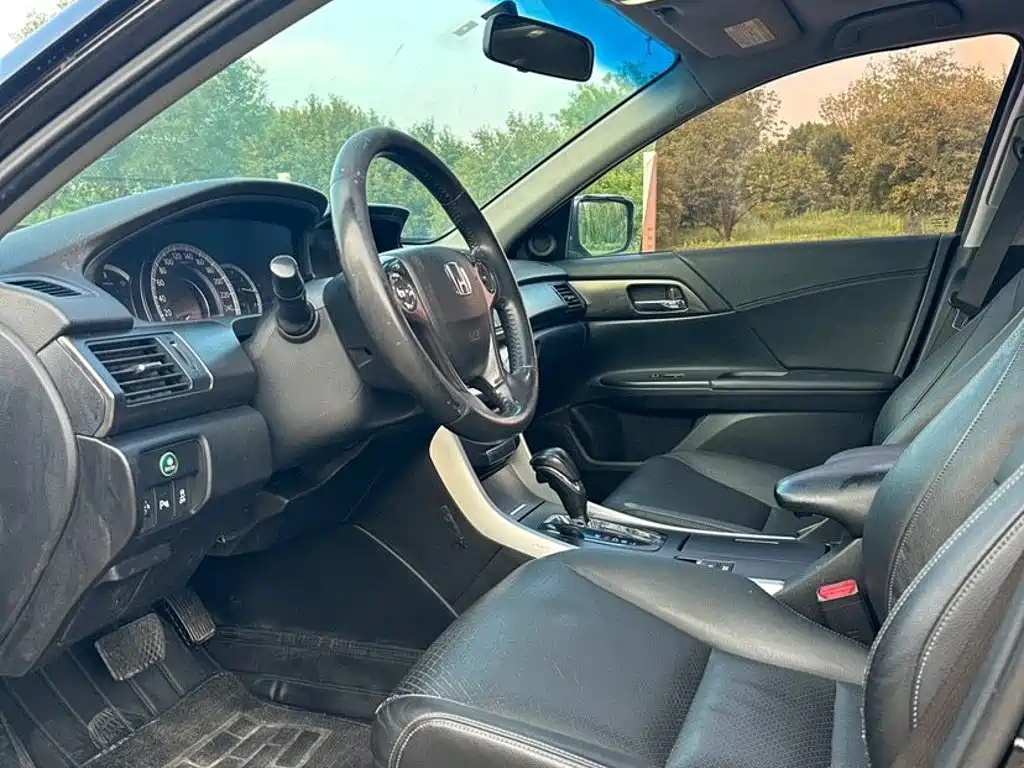 Honda Accord — миниатюра 8