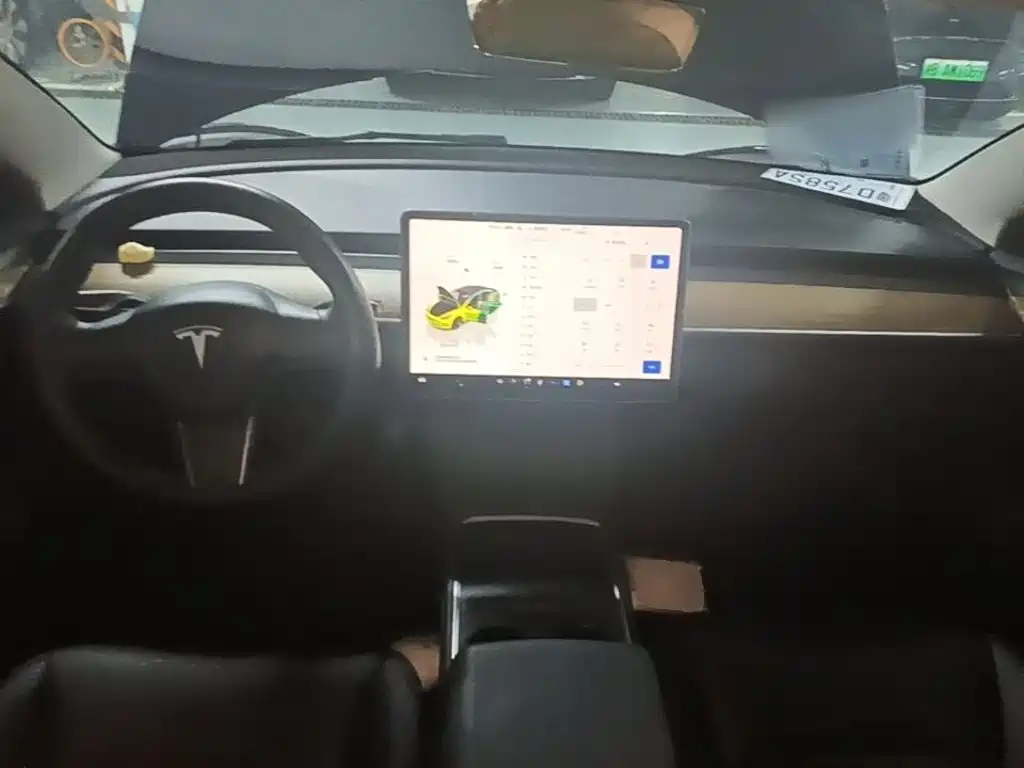 Tesla Model 3 — миниатюра 10
