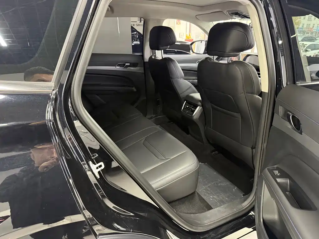 Ford Equator Sport — миниатюра 8