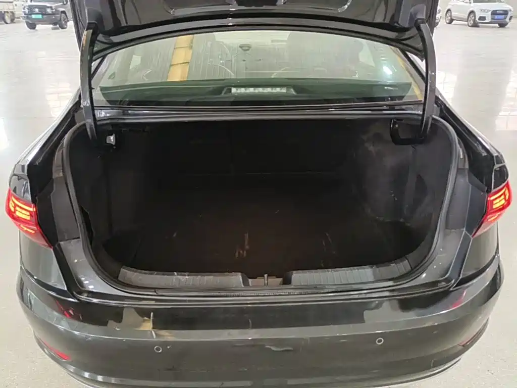 Volkswagen Sagitar — миниатюра 19