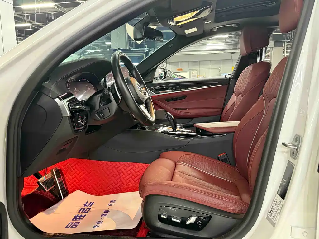 BMW 5 Series — миниатюра 15
