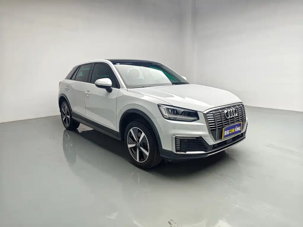 Audi Q2L e-tron — миниатюра 3