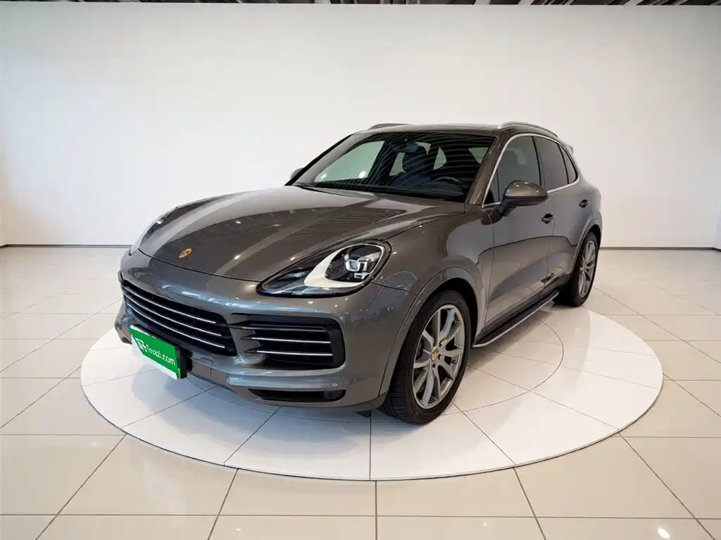 Porsche Cayenne Hybrid 2023