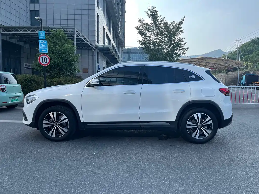 Mercedes-Benz GLA — миниатюра 4