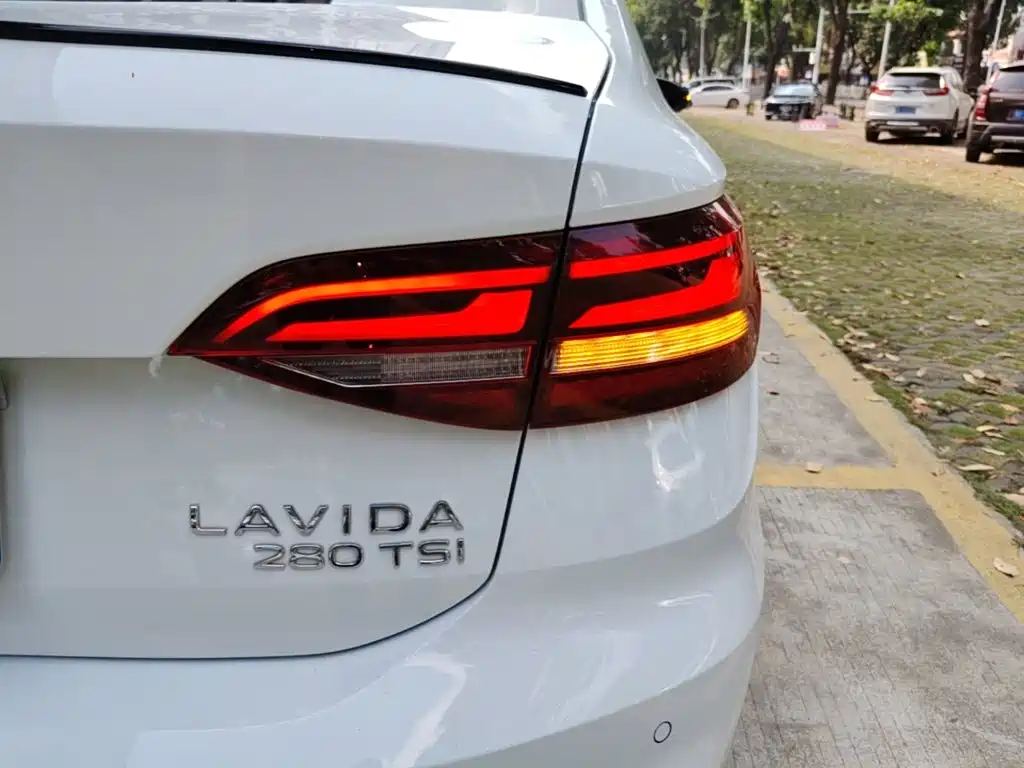 Volkswagen Lavida — миниатюра 8