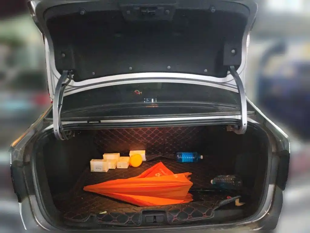 Peugeot 308 — миниатюра 20