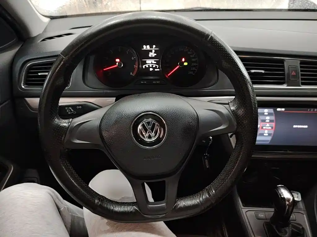 Volkswagen Lavida — миниатюра 7