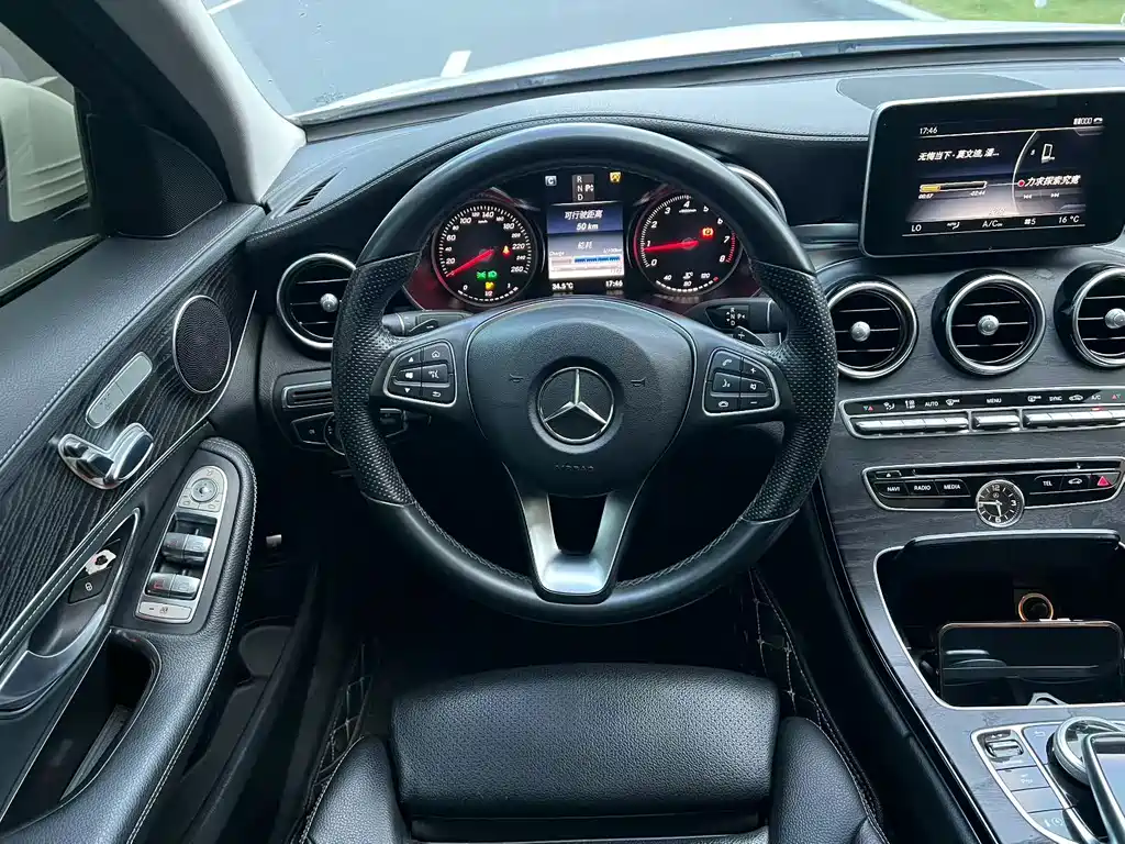 Mercedes-Benz C-Class — миниатюра 6