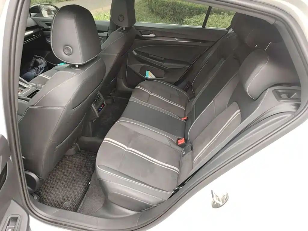 Volkswagen Golf — миниатюра 17