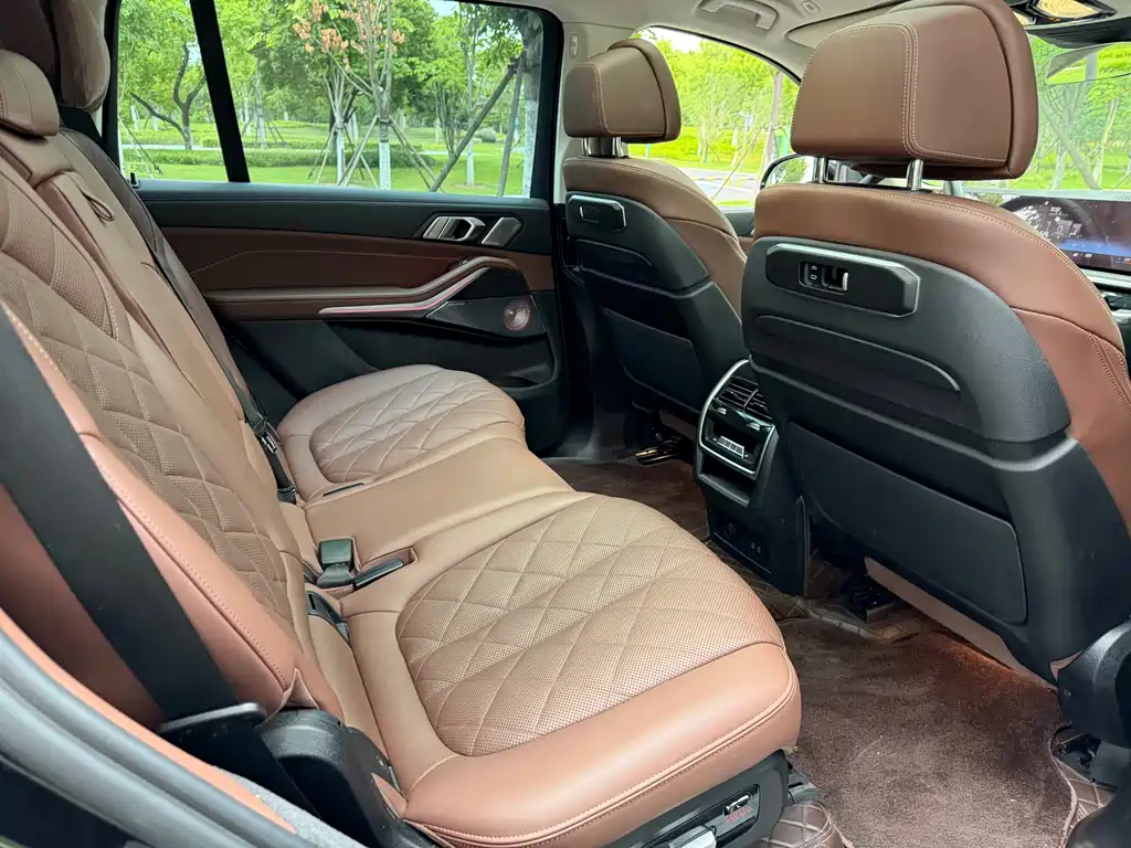BMW X7 — миниатюра 11