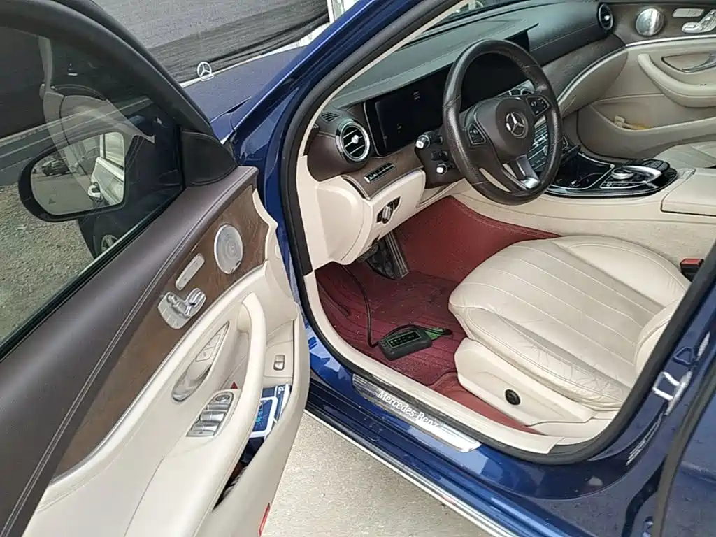 Mercedes-Benz E-Class — миниатюра 16