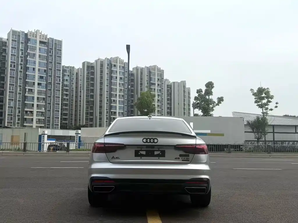 Audi A4L — миниатюра 12