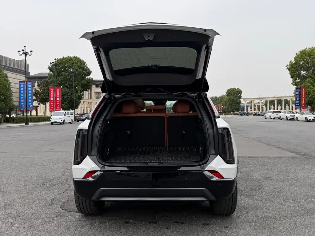 Cadillac IQ — миниатюра 9