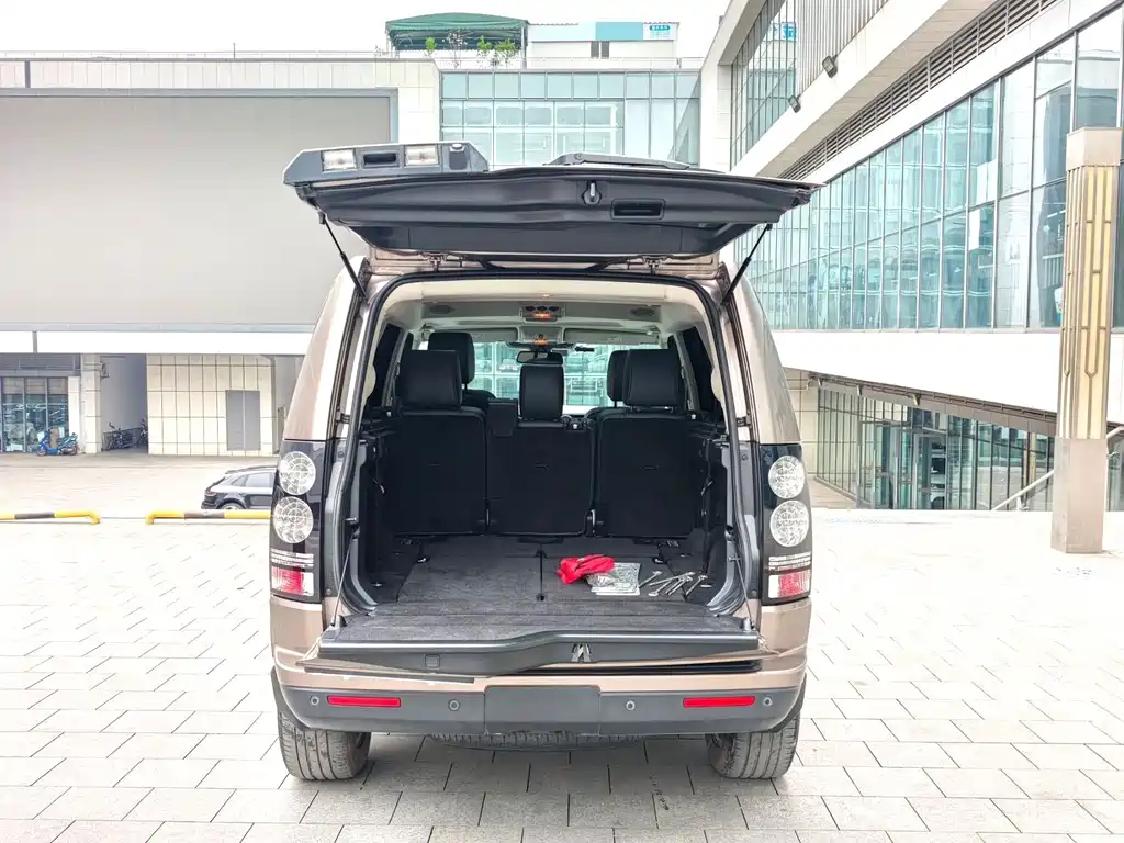 Land Rover Discovery — миниатюра 9