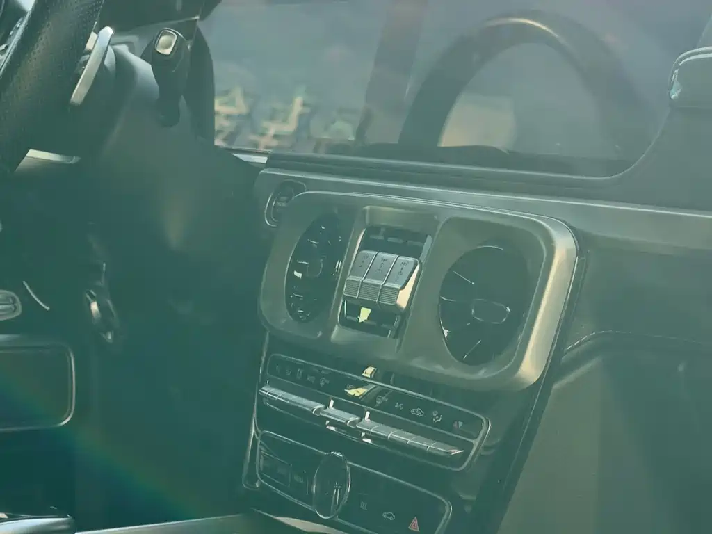 Mercedes-Benz G-Class — миниатюра 11