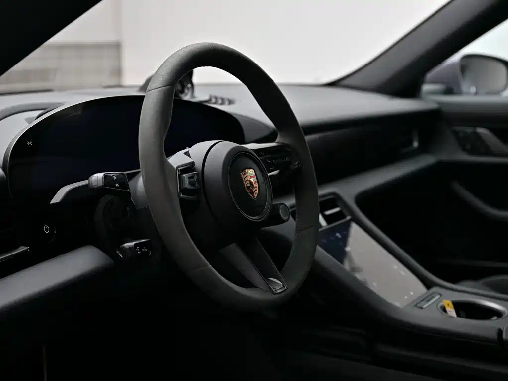 Porsche Taycan — миниатюра 7