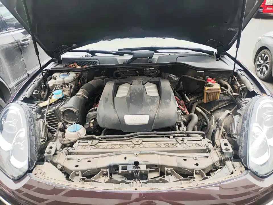 Porsche Cayenne — миниатюра 13