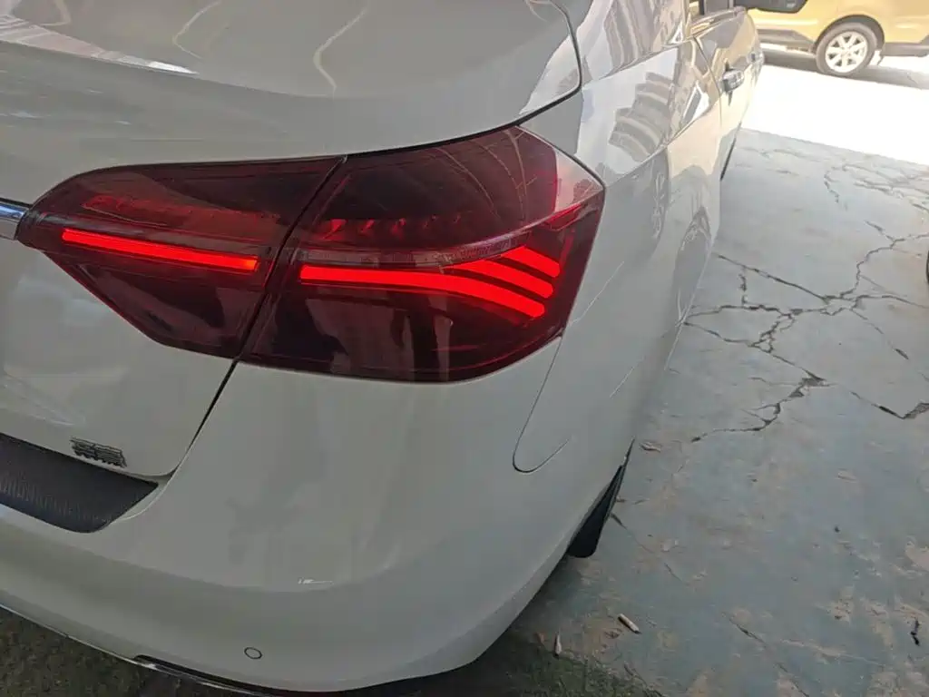 Geely Emgrand — миниатюра 8