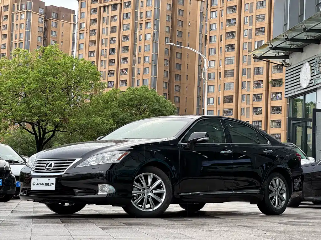 Купить Lexus ES