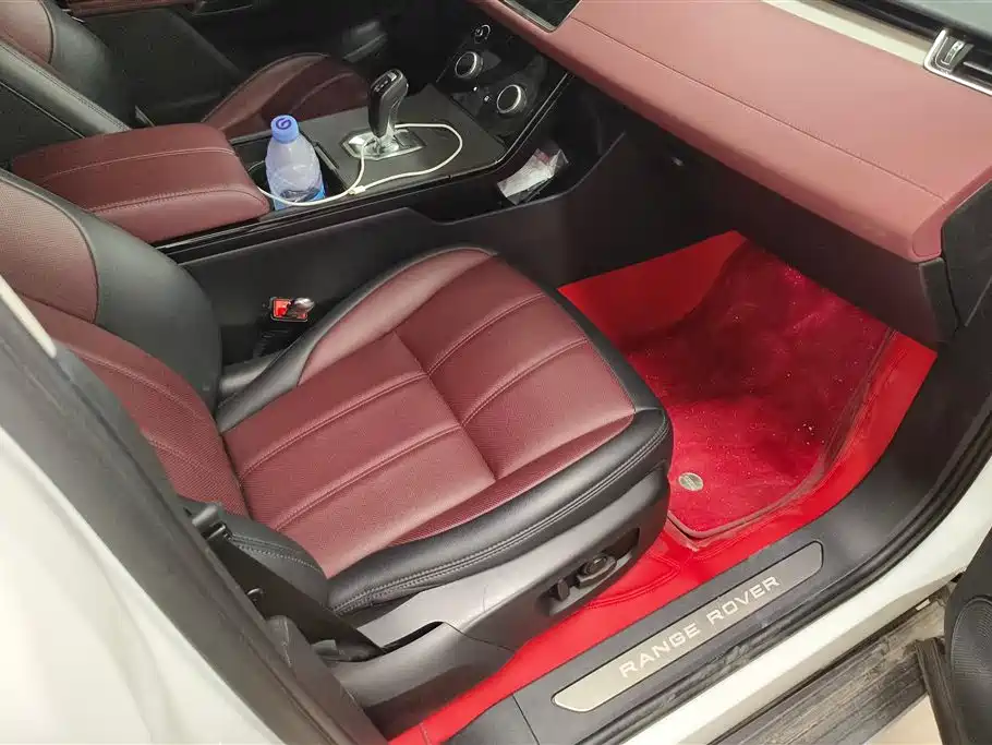 Land Rover Range Rover Evoque 2022 L P300e
