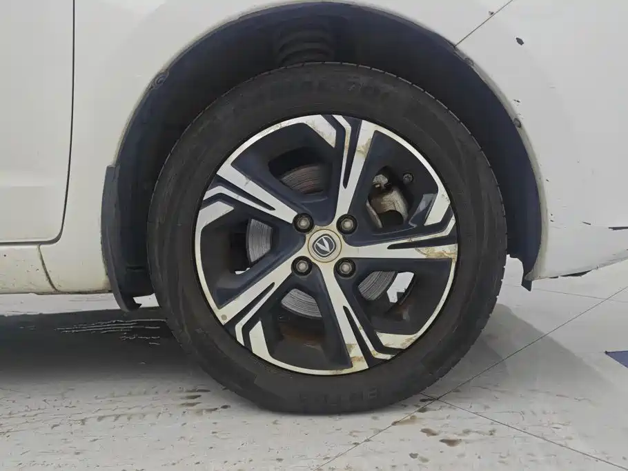 Changan Benben E-Star — миниатюра 6
