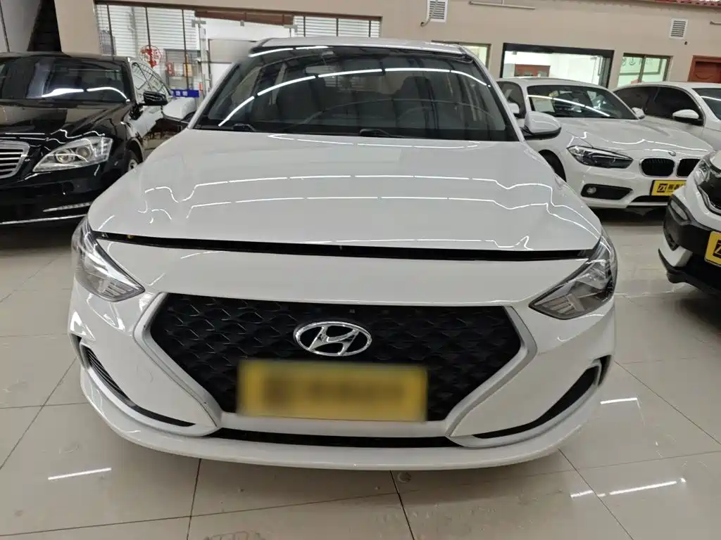 Hyundai Elantra — миниатюра 3