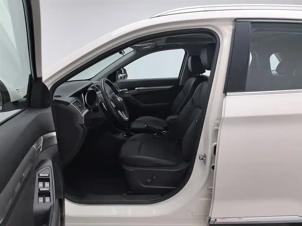 BAIC X65 2015 2.0T AT Elite