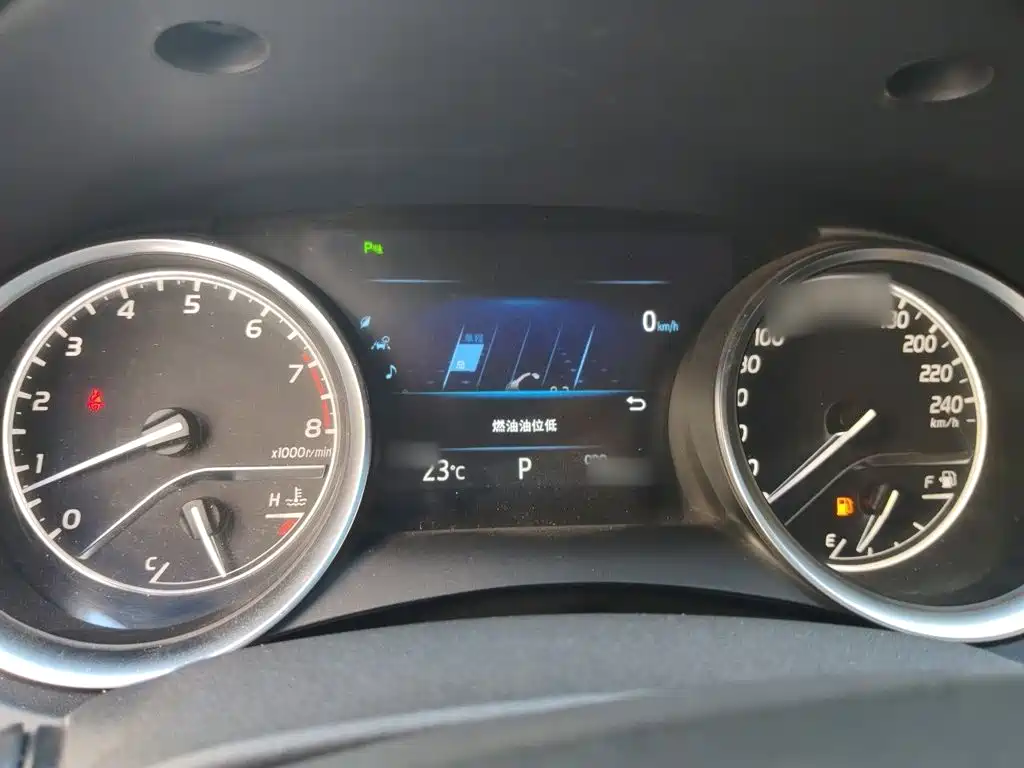 Toyota Camry — миниатюра 4