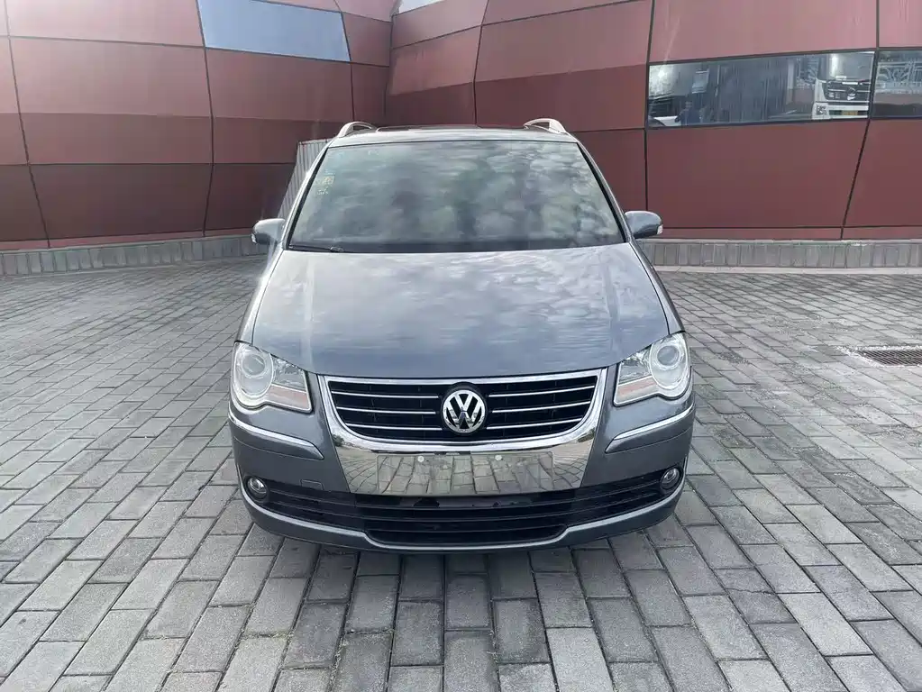 Volkswagen Touran — миниатюра 2