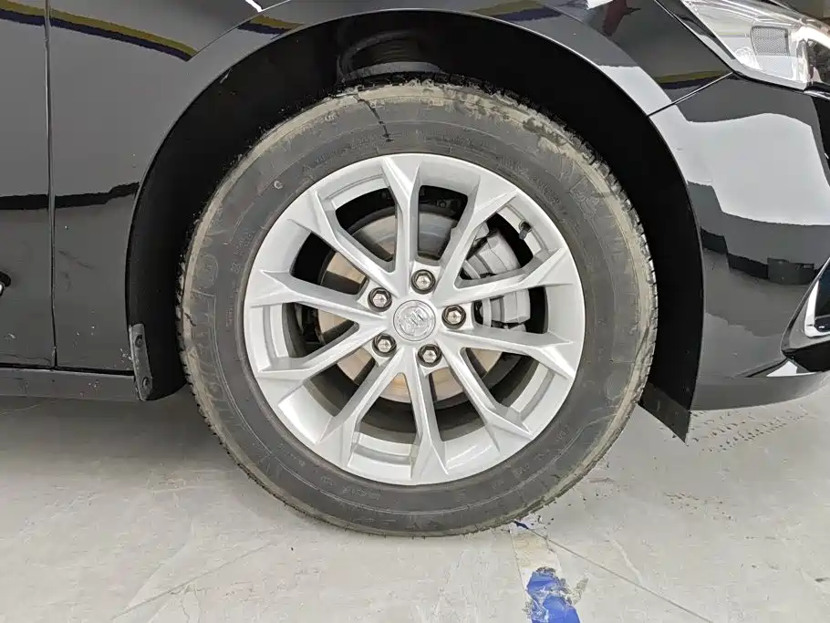 Buick LaCrosse — миниатюра 6