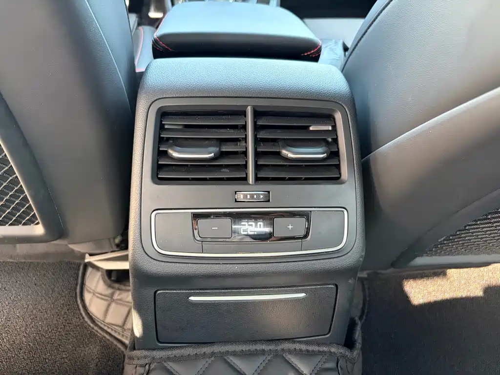 Audi A4L — миниатюра 16