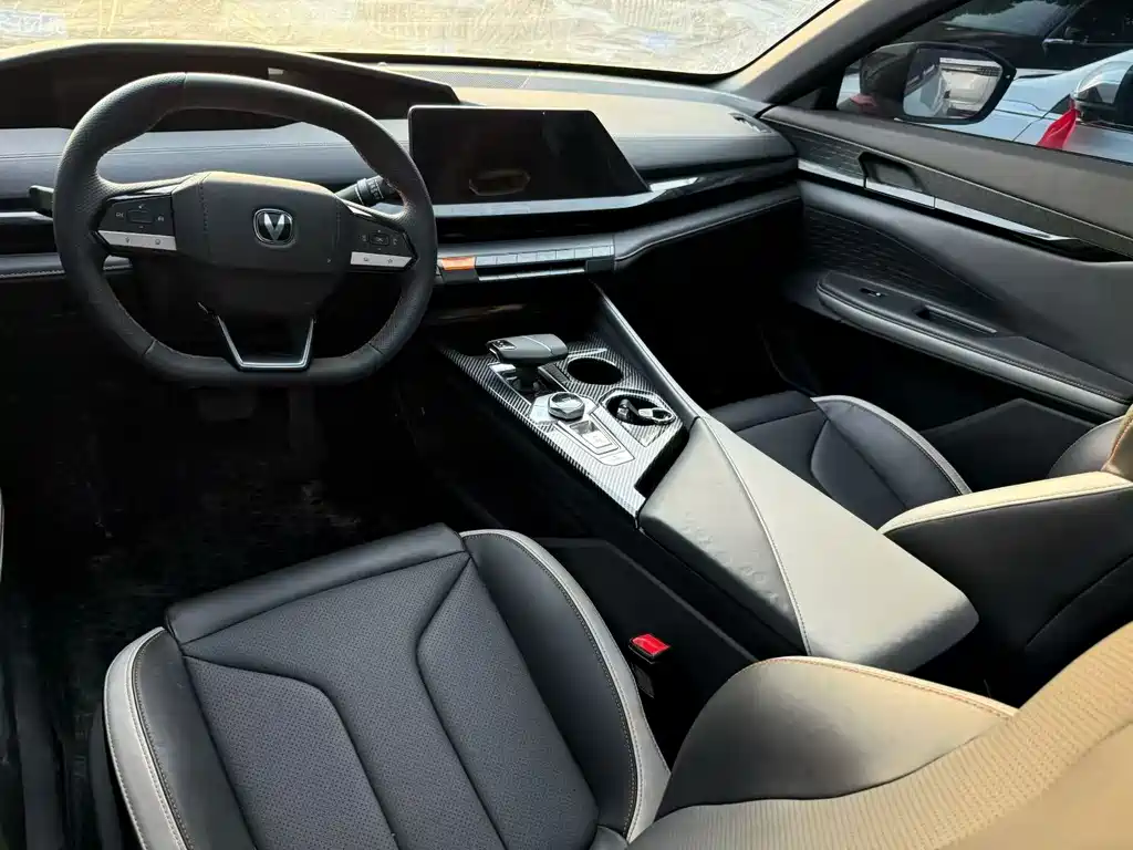 Changan UNI-V 2023 1.5T Luxury