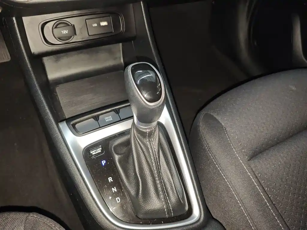 Hyundai Elantra — миниатюра 14