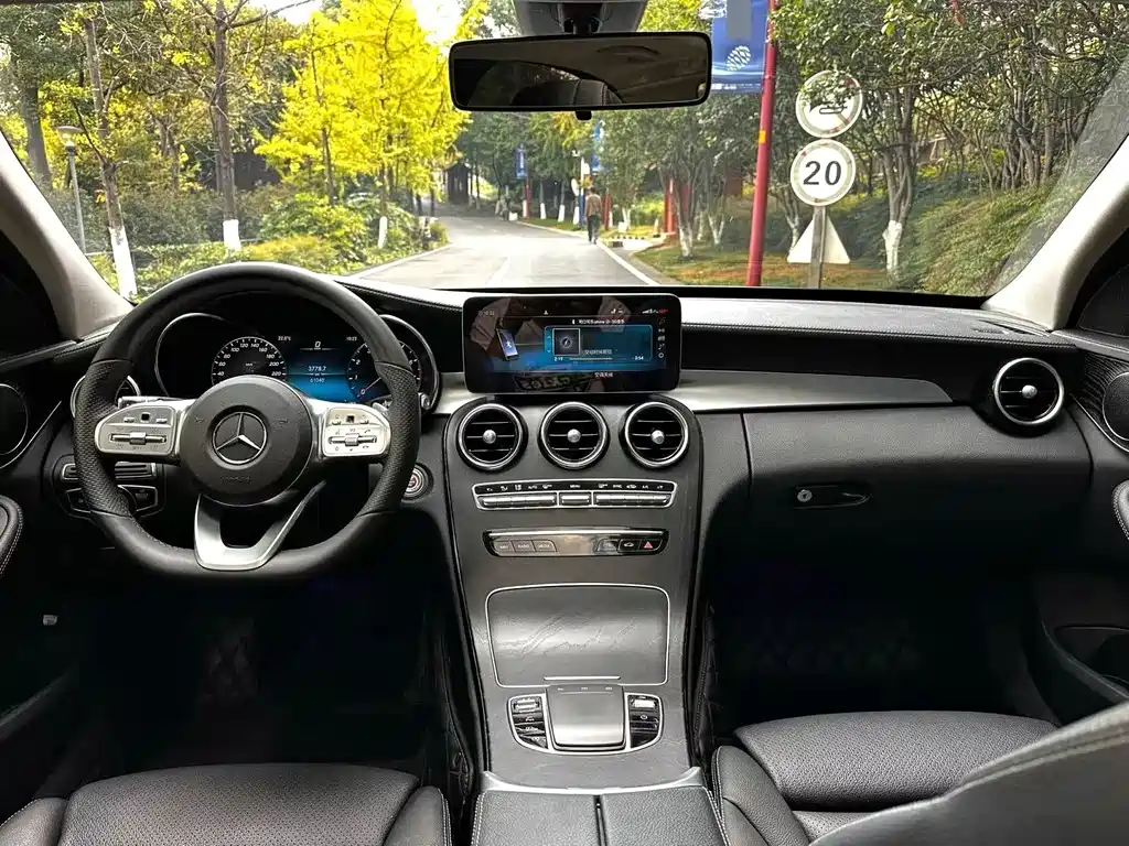 Mercedes-Benz C-Class — миниатюра 4