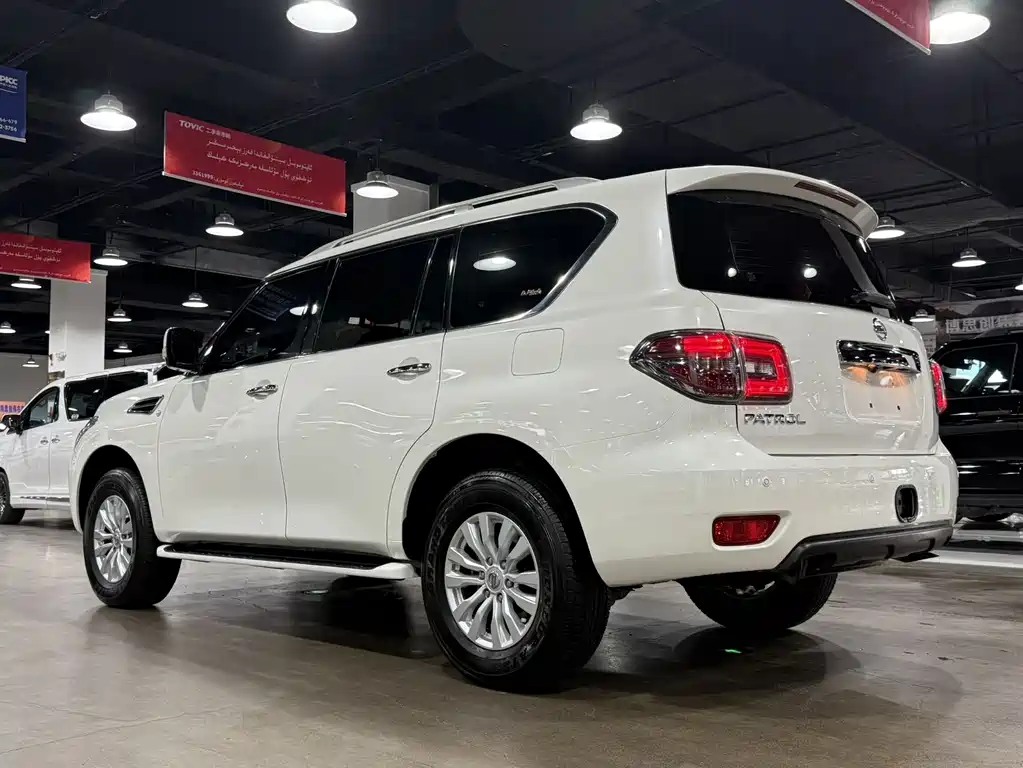 Nissan Patrol — миниатюра 7