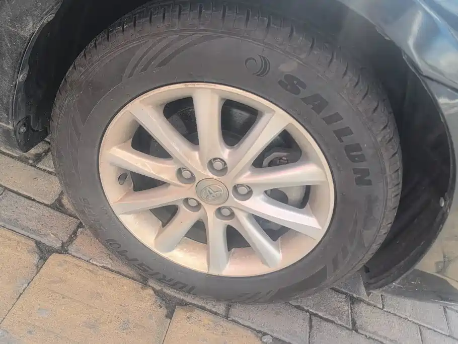 Toyota Camry — миниатюра 6
