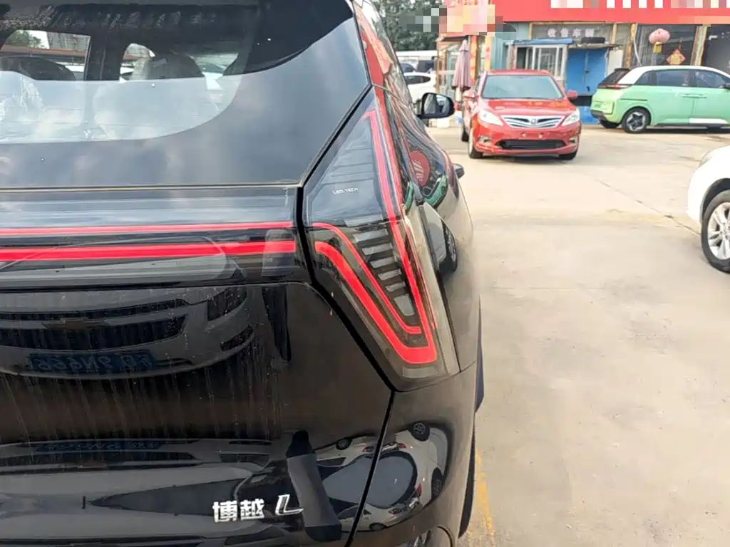 Geely Boyue L — миниатюра 8