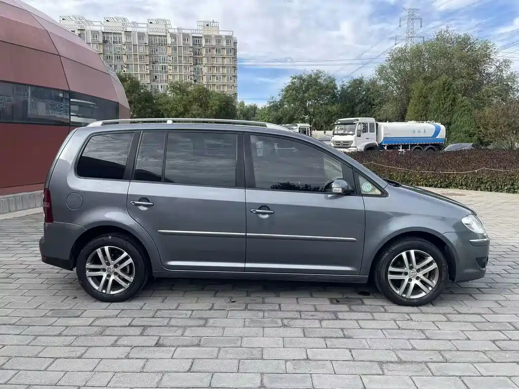 Volkswagen Touran — миниатюра 4