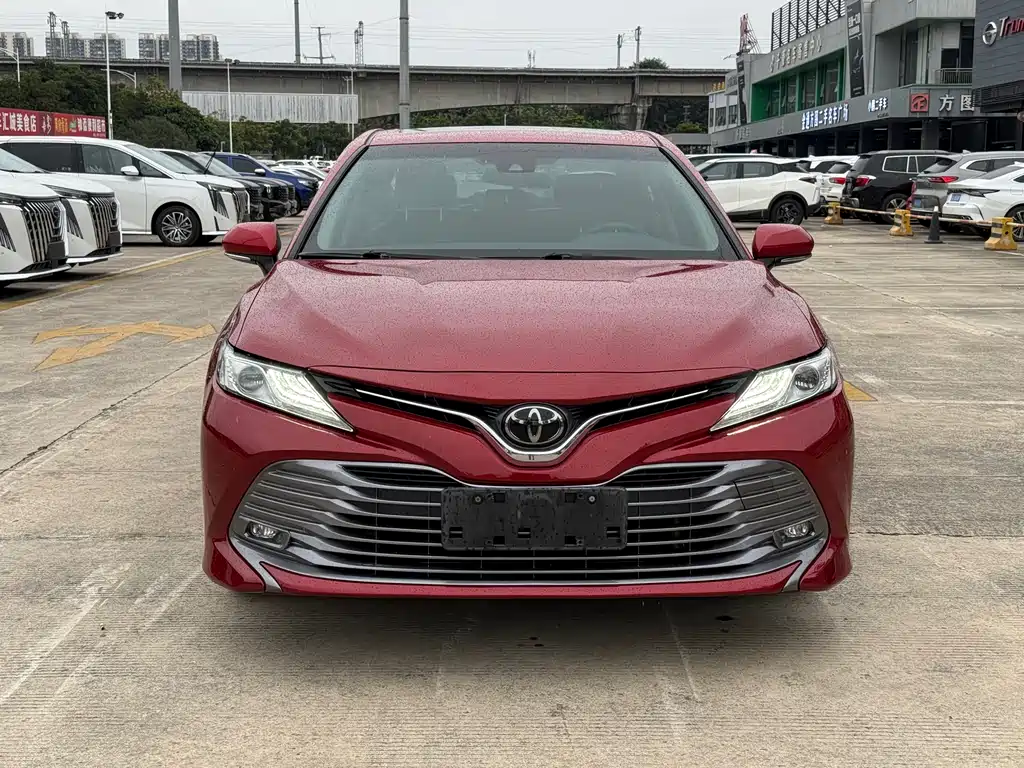 TOYOTA CAMRY