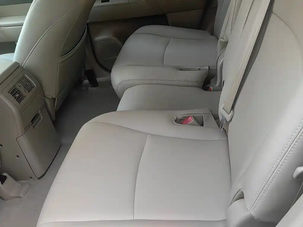Toyota Highlander — миниатюра 7
