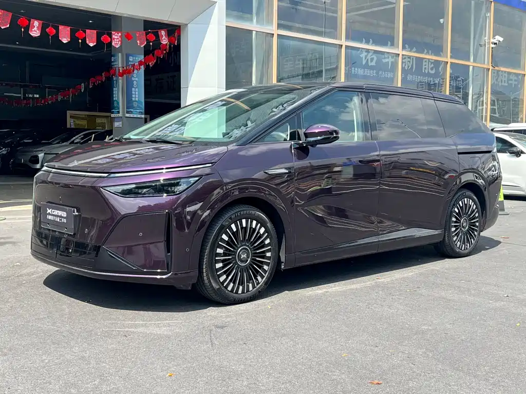 XPeng X9 — миниатюра 4