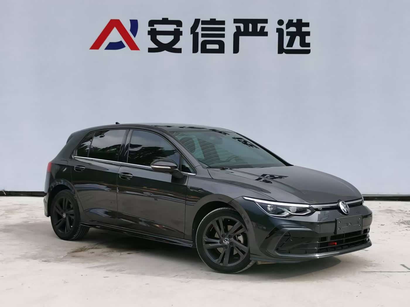 Volkswagen Golf 1.4 л 2023 г. Чёрный, пробег 40000 км