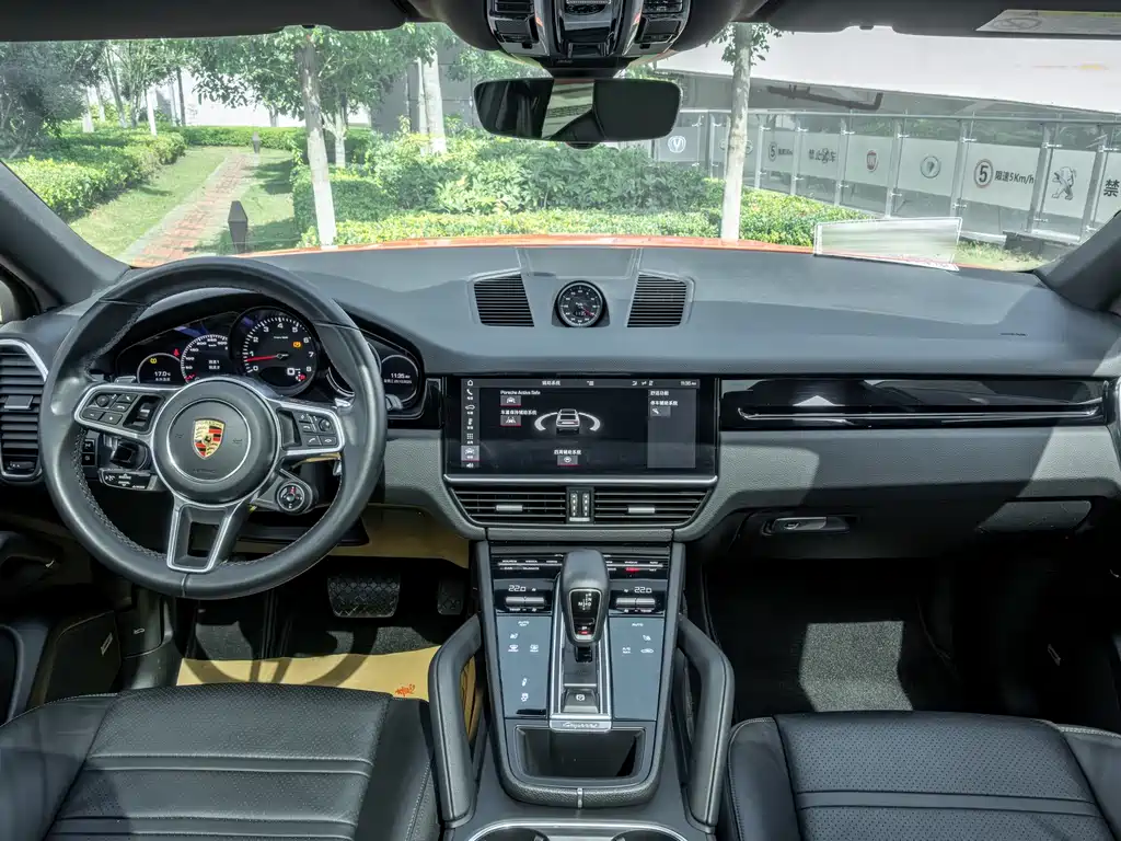 PORSCHE CAYENNE