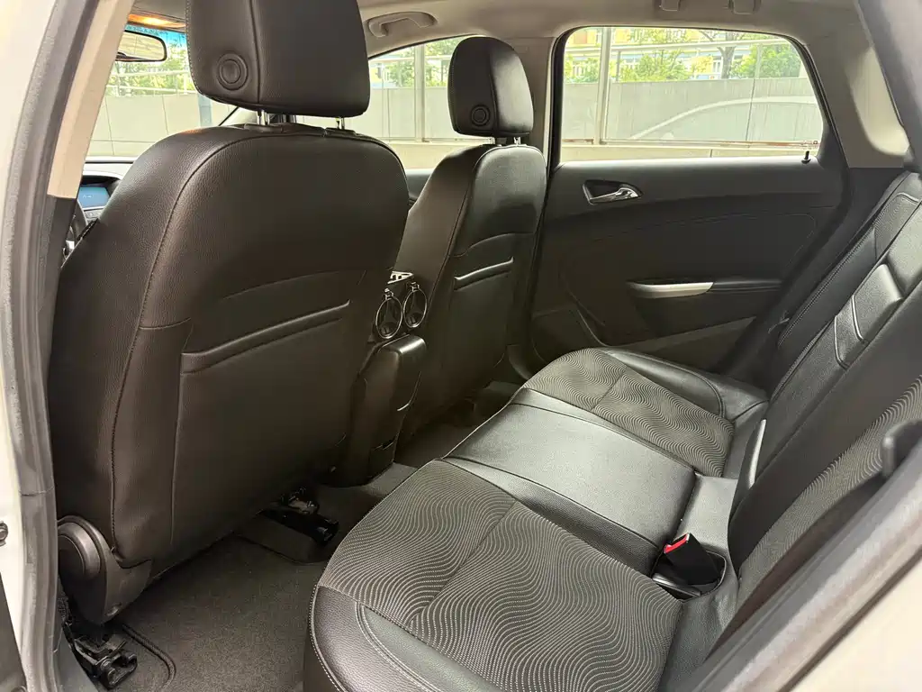 Buick Excelle 2012 XT 1.6L AT Fashion