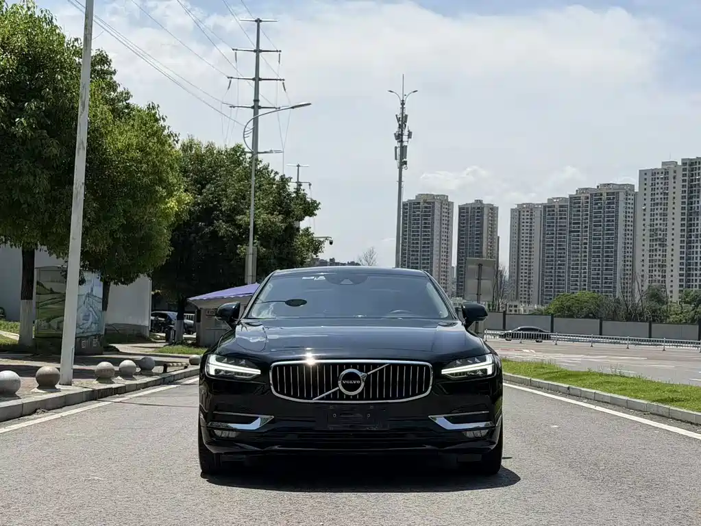 Volvo S90 — миниатюра 2