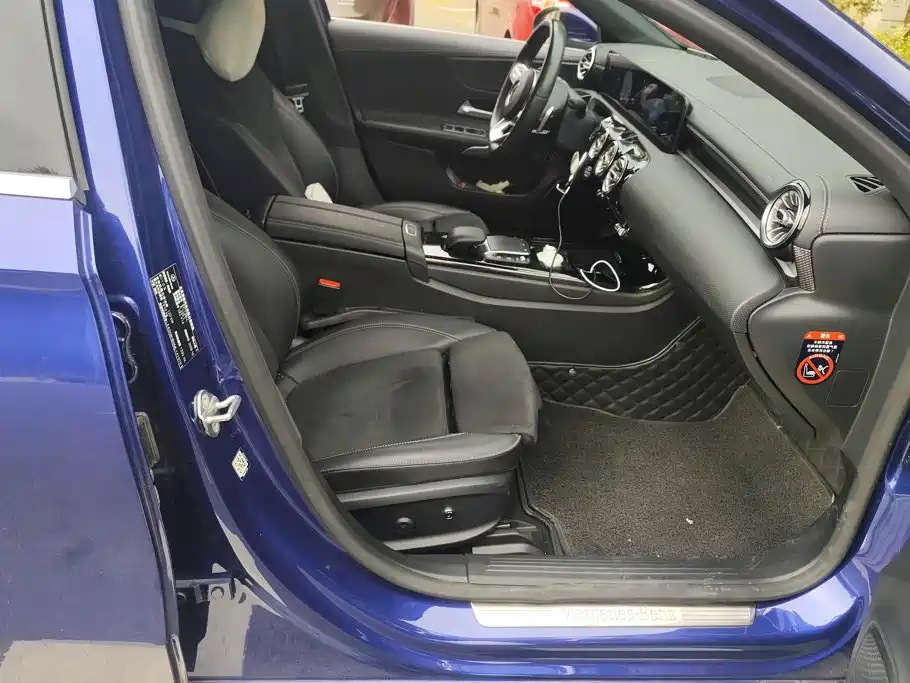 Mercedes-Benz A-Class — миниатюра 8