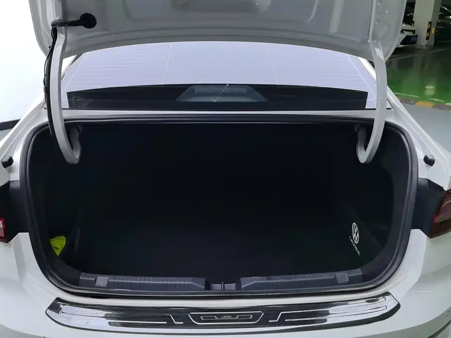 Volkswagen Lavida — миниатюра 4