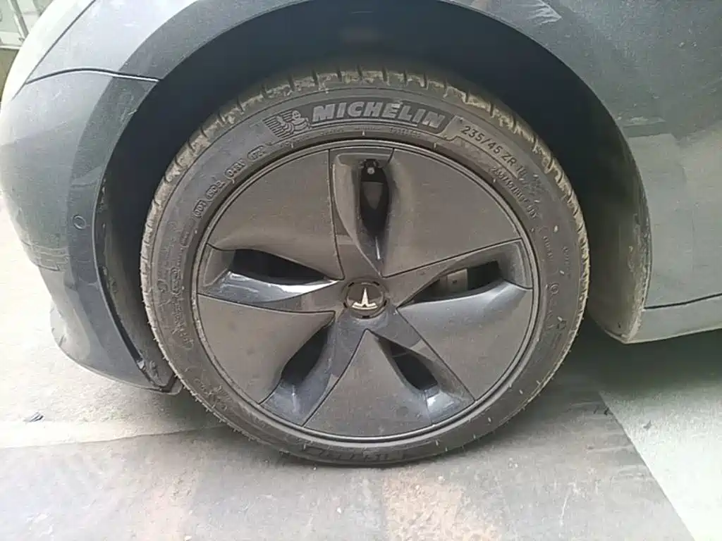 Tesla Model 3 — миниатюра 23