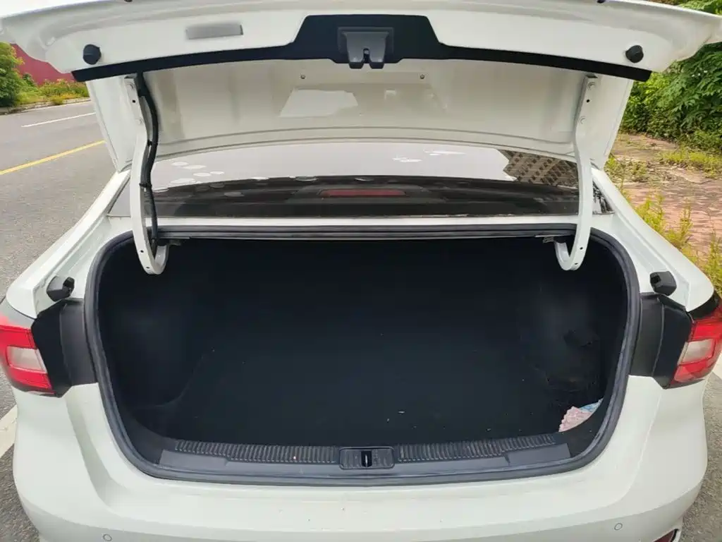 Roewe i5 — миниатюра 19