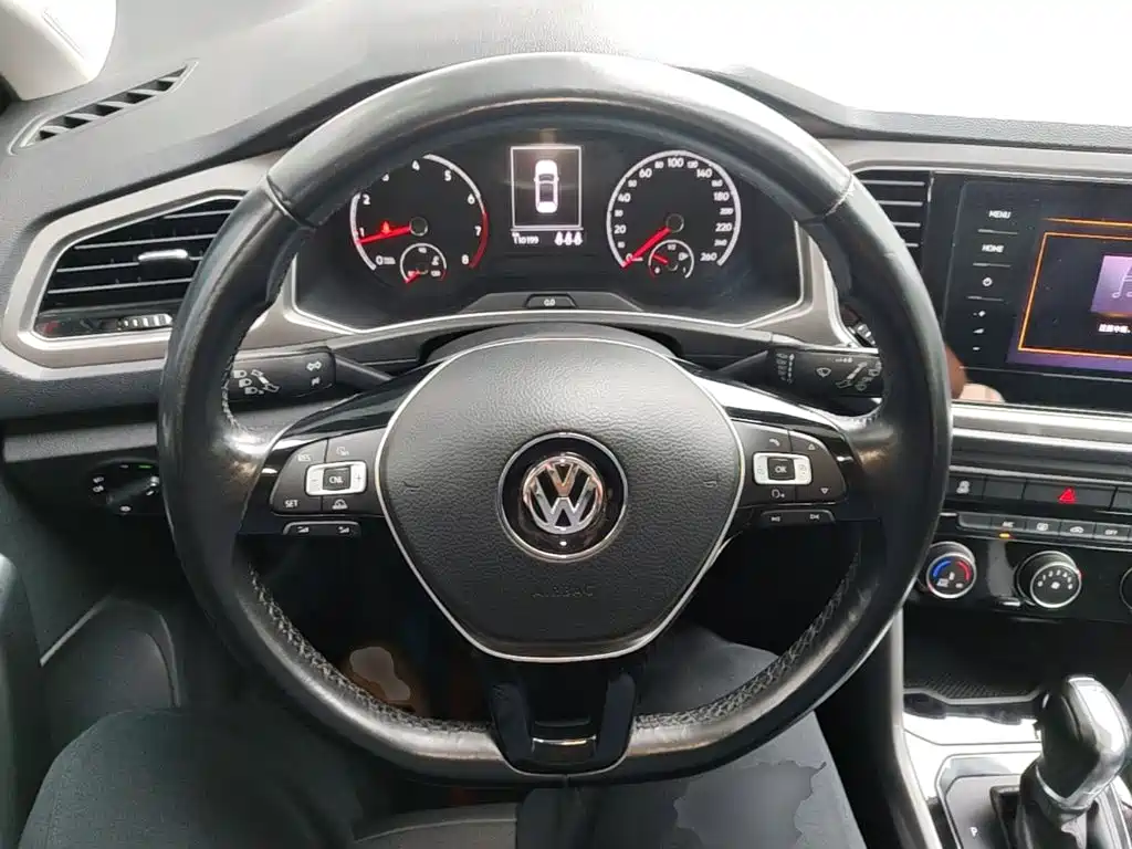 Volkswagen T-Roc — миниатюра 11